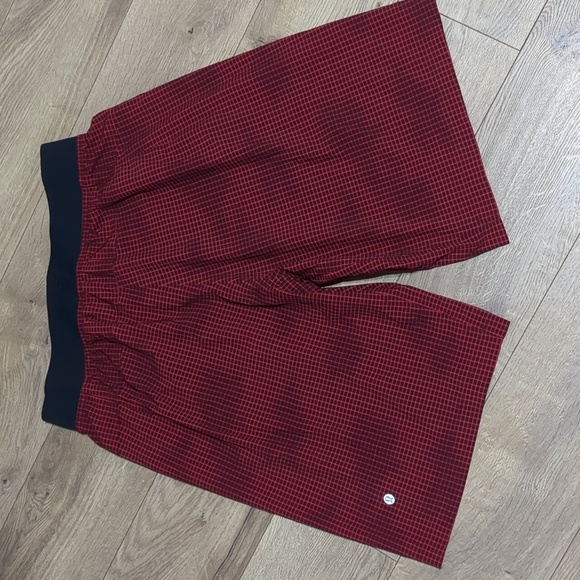 Lululemon Men's RARE Core Short Grid Red size M - Picture 2 of 10